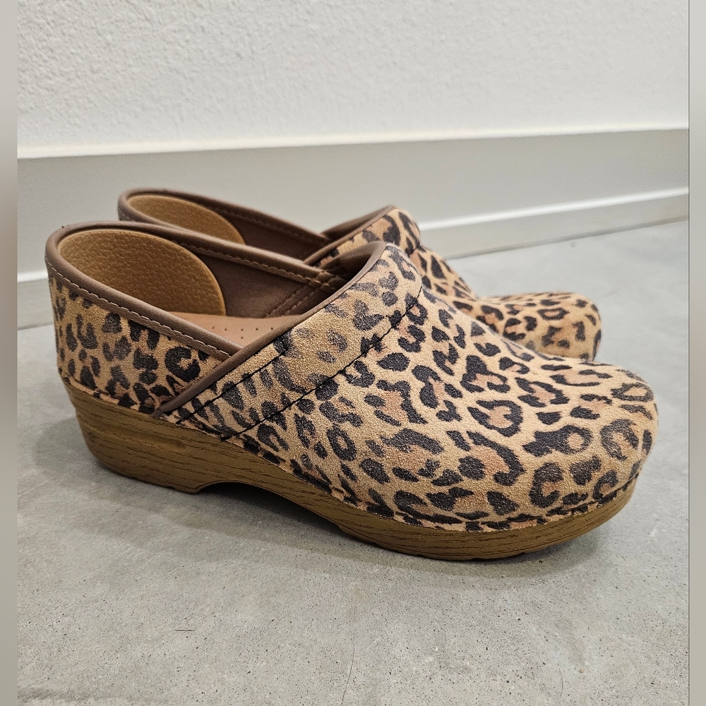 Leather Dankso Clogs - Leopard